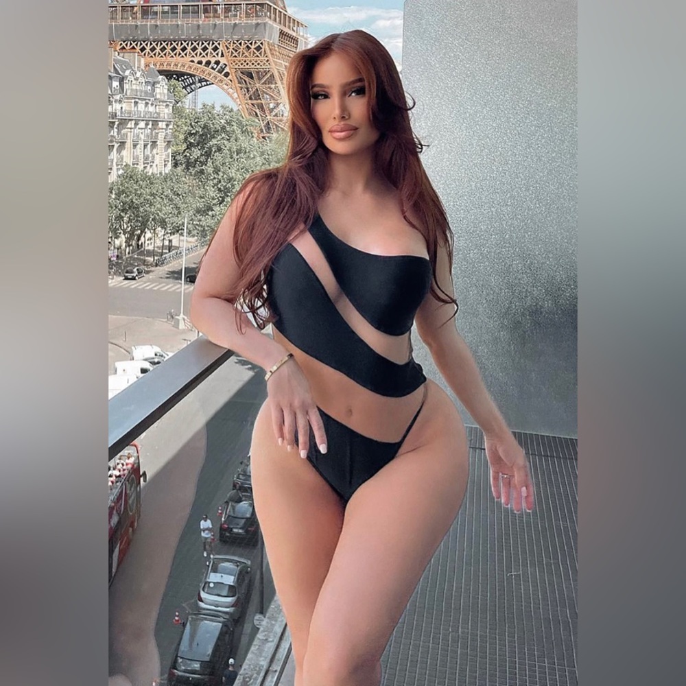 NWT Fashion Nova one piece swim suit.